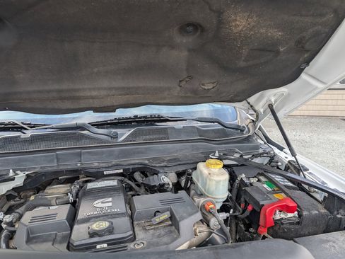 Used 2022 RAM 5500 Tradesman w/ Safety Group image 32