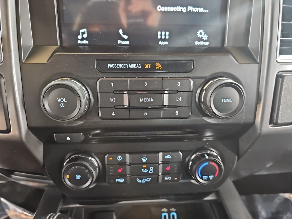 Used 2016 Ford F150 XLT w/ Equipment Group 302A Luxury AWD/4WD image 27