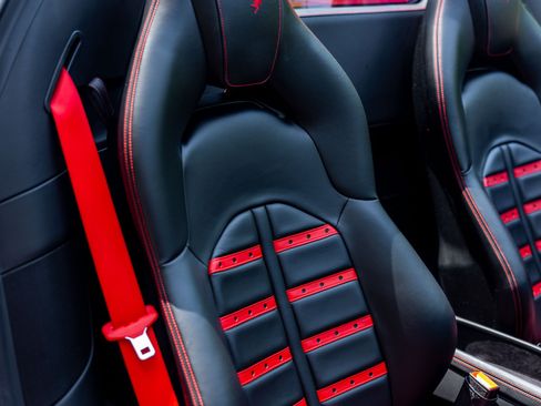 Used 2022 Ferrari F8 Tributo RWD image 19