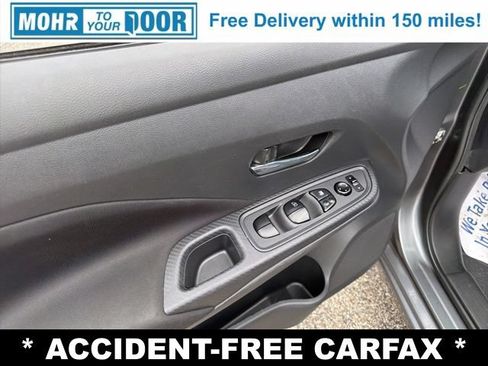 Used 2021 Nissan Versa SV FWD image 11