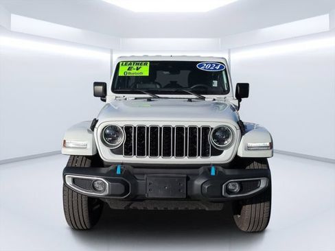Used 2024 Jeep Wrangler Unlimited Sahara AWD/4WD image 8
