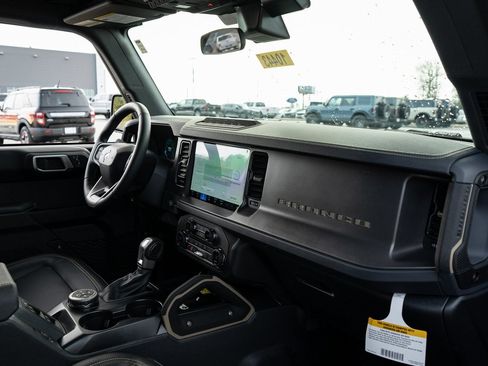 Used 2025 Ford Bronco Badlands w/ Sasquatch Package AWD/4WD image 34