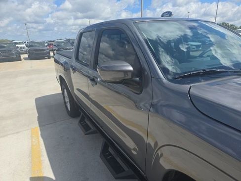 Used 2024 Nissan Frontier SV w/ SV Convenience Package image 7