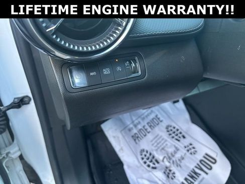 Used 2025 Chevrolet Equinox LT w/ Safety and Technology Package image 11