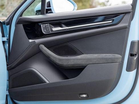 Certified 2025 Porsche Panamera 4 image 52