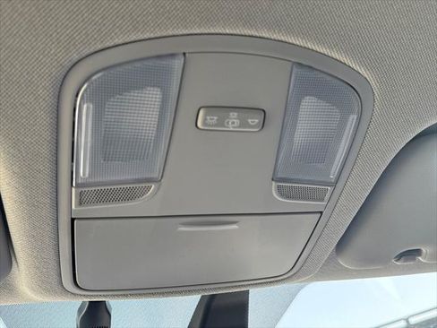 Used 2020 Hyundai Elantra SE FWD image 20