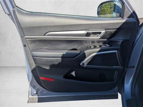 Used 2022 Kia Telluride S image 24