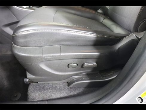 Used 2020 Chevrolet Trax LT w/ LT Convenience Package image 23