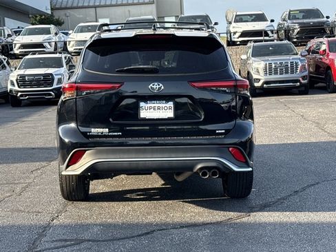 Used 2022 Toyota Highlander XSE FWD image 4