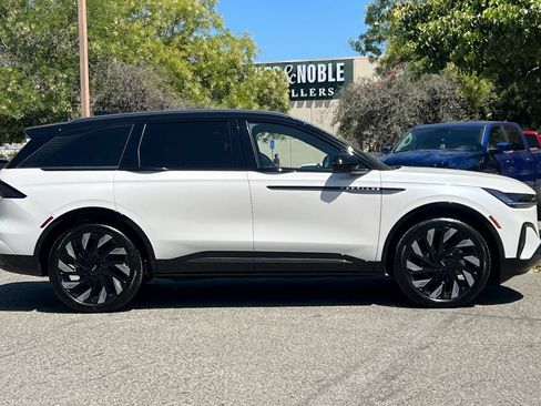 New 2026 Lincoln Nautilus Reserve w/ Jet Appearance Package AWD/4WD image 3