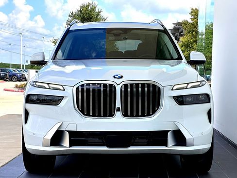 New 2026 BMW X7 xDrive40i w/ Premium Package image 5