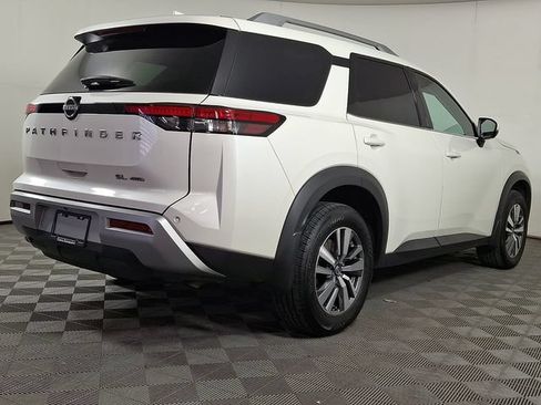 Used 2024 Nissan Pathfinder SL AWD/4WD image 9