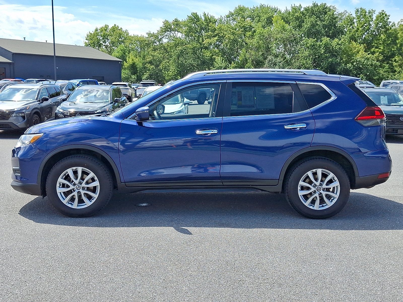 Used 2019 Nissan Rogue SV AWD/4WD image 4