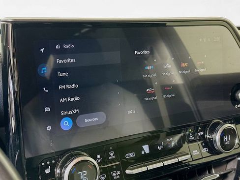 Used 2023 Toyota Highlander Limited image 15