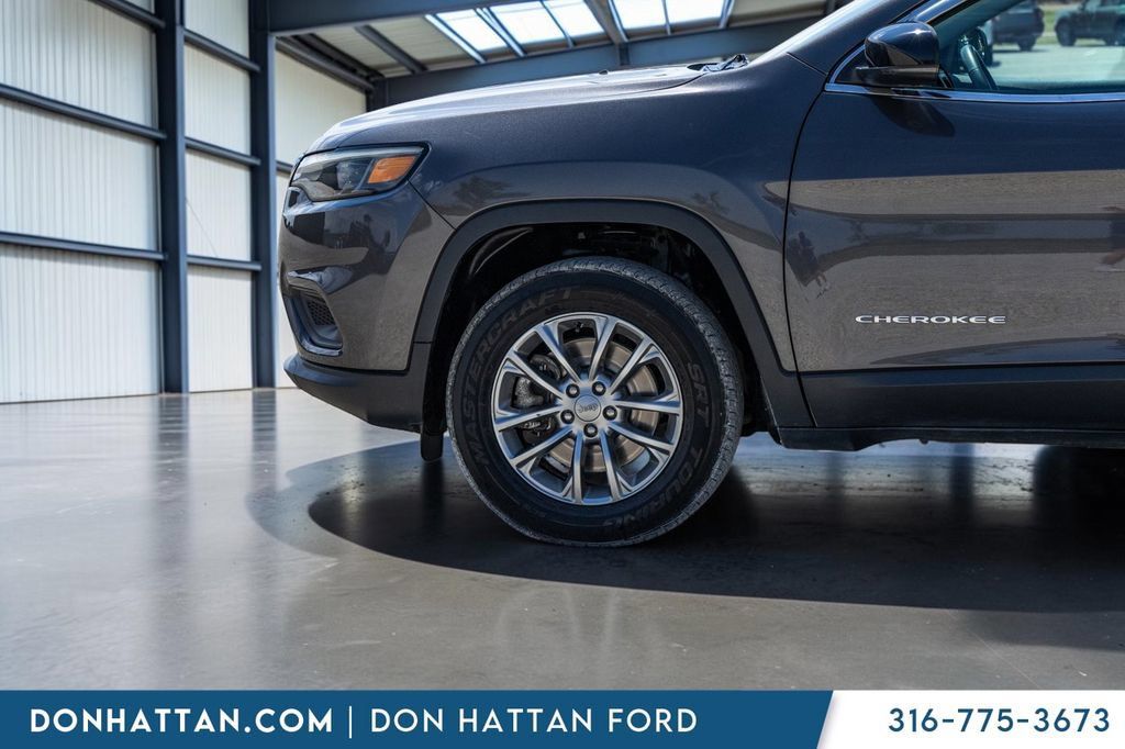 Used 2022 Jeep Cherokee Latitude Lux AWD/4WD image 29