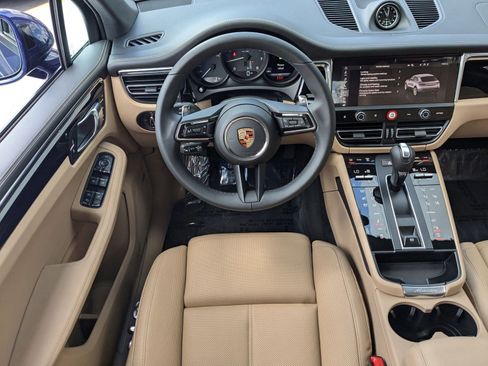 Used 2025 Porsche Macan AWD/4WD image 16