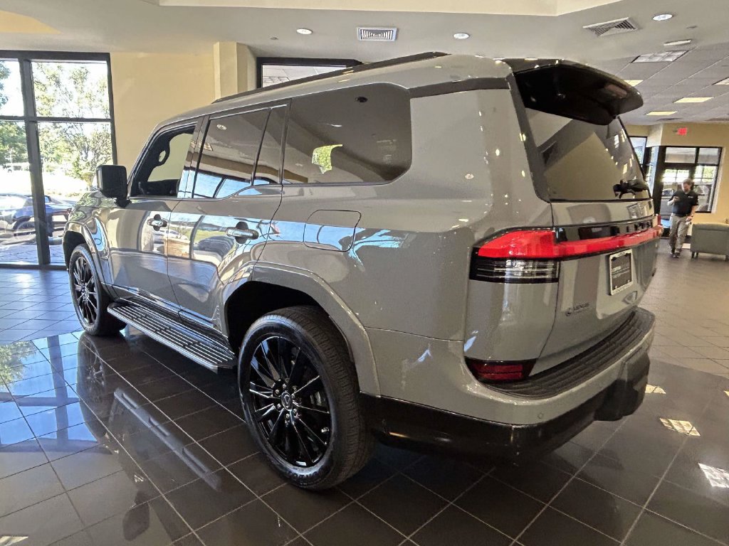 Used 2026 Lexus GX 550 w/ Accessory Package (2T) AWD/4WD image 4
