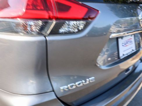 Used 2020 Nissan Rogue S image 21