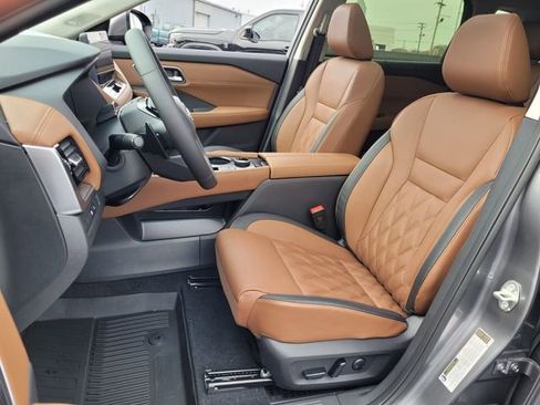 New 2026 Nissan Rogue Platinum w/ Tech Package AWD/4WD image 5