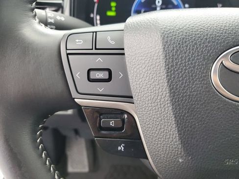 Used 2025 Toyota Camry SE w/ Convenience Package FWD image 22