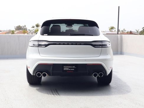 Certified 2025 Porsche Macan image 10