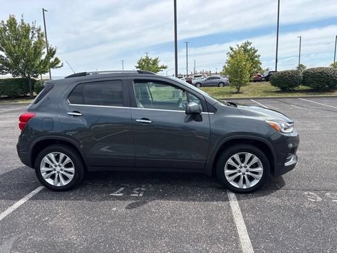Used 2020 Chevrolet Trax Premier AWD/4WD image 3