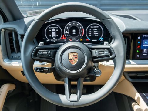 Certified 2026 Porsche Cayenne AWD/4WD image 6