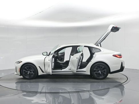 Used 2025 BMW i4 eDrive40 image 40