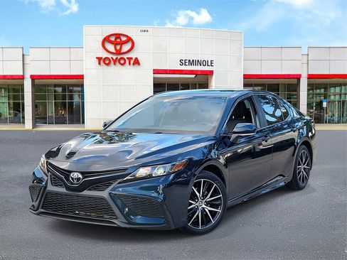 Used 2021 Toyota Camry SE w/ Convenience Package image 1