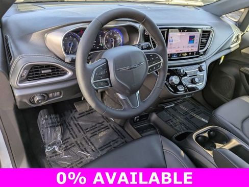 New 2026 Chrysler Pacifica Select image 10