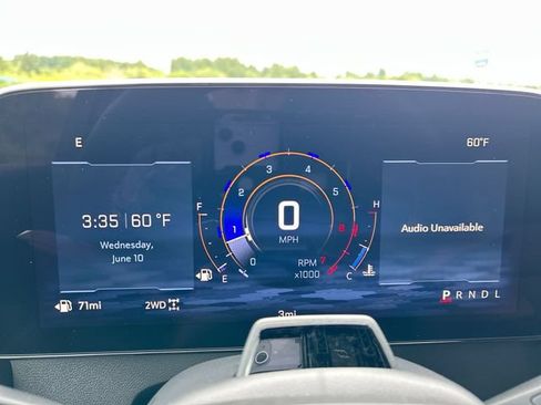 New 2026 Chevrolet Traverse Z71 w/ Enhanced Driving Package AWD/4WD image 11