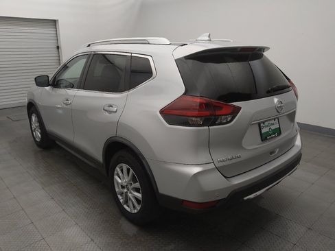 Used 2020 Nissan Rogue SV FWD image 3