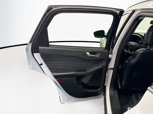 Used 2025 Ford Escape Platinum AWD/4WD image 27