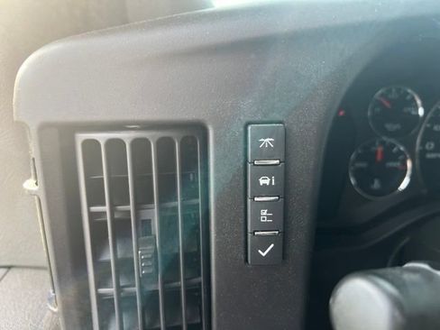 Used 2022 Chevrolet Express 2500 w/ Driver Convenience Package RWD image 38