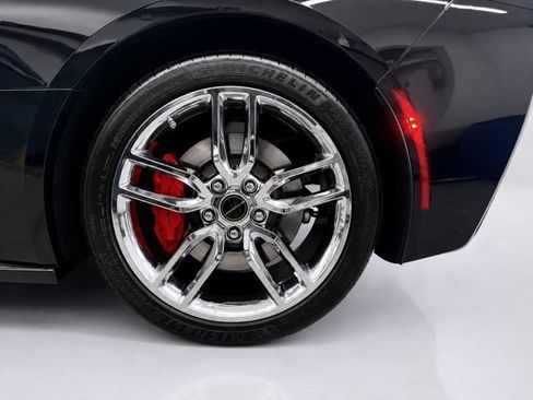 Used 2017 Chevrolet Corvette Stingray Coupe w/ Carbon Flash Badge Package RWD image 36