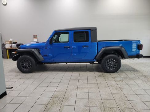 New 2026 Jeep Gladiator Sport AWD/4WD image 4