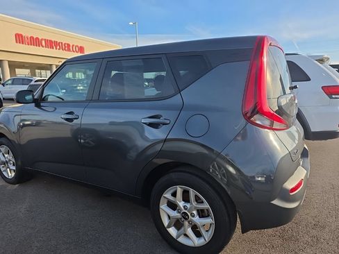 Used 2021 Kia Soul S FWD image 7