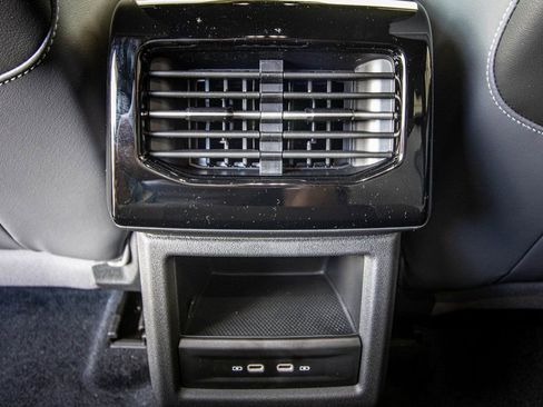 New 2025 Volkswagen ID.4 Pro image 44