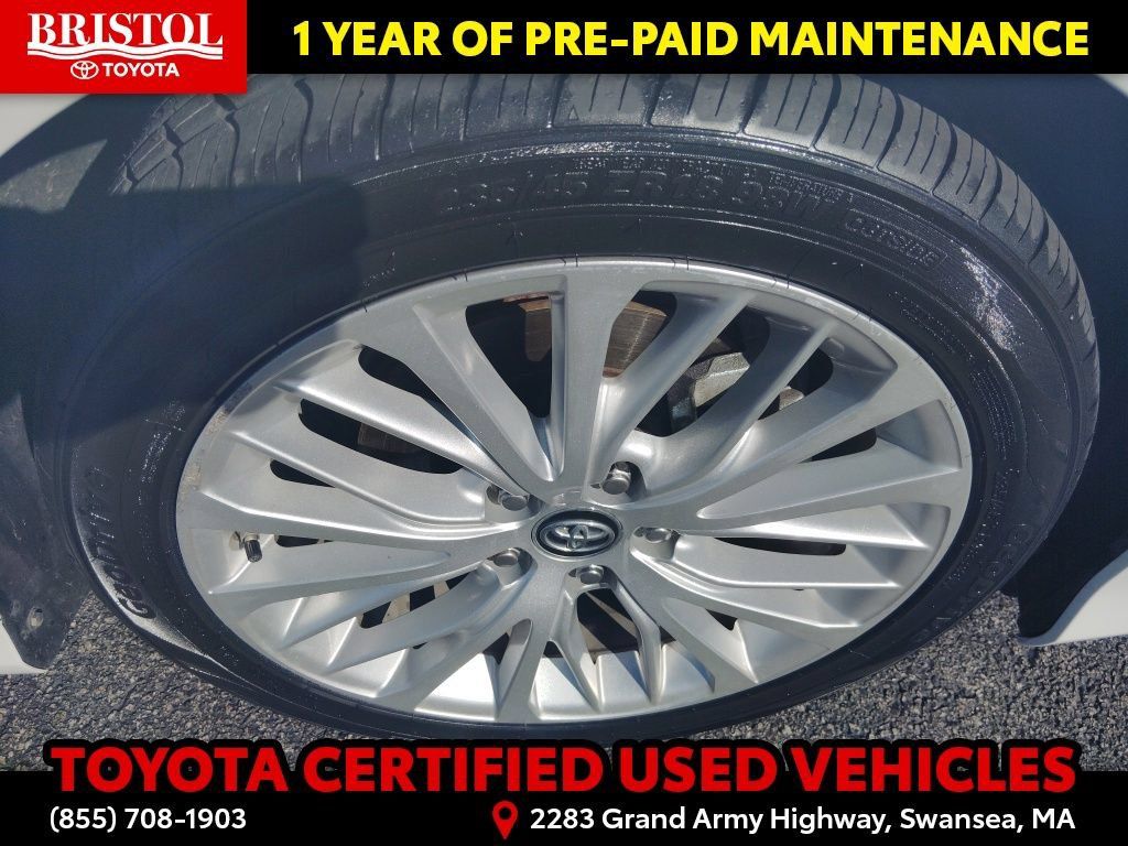 Certified 2019 Toyota Camry XLE FWD image 9