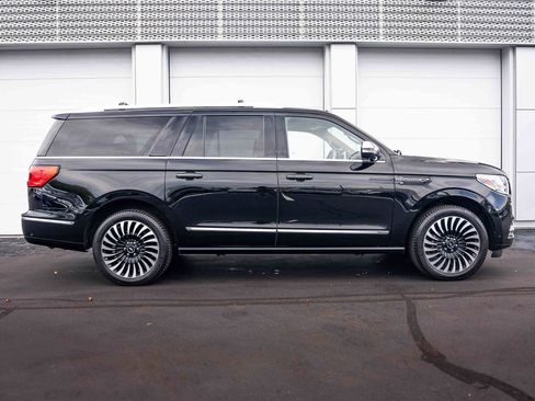 Used 2021 Lincoln Navigator L Black Label w/ Cargo Convenience Package AWD/4WD image 3