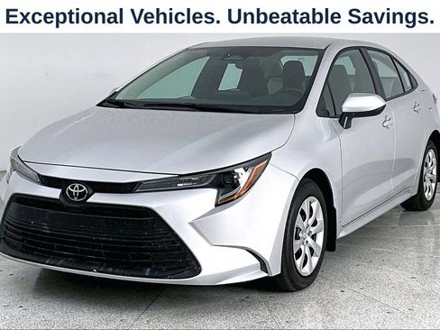 Used 2026 Toyota Corolla LE FWD image 13