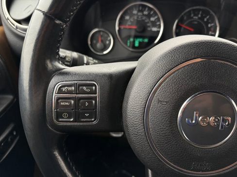 Used 2014 Jeep Wrangler Unlimited Sahara w/ Dual Top Group image 39