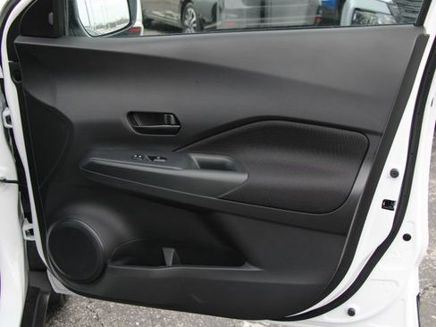 Certified 2025 Nissan Kicks Play S FWD image 31