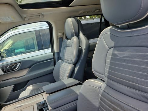 Certified 2024 Lincoln Navigator Black Label AWD/4WD image 16