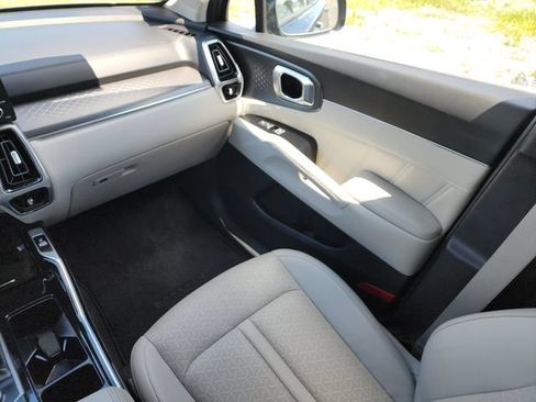 Certified 2023 Kia Sorento SX FWD image 24