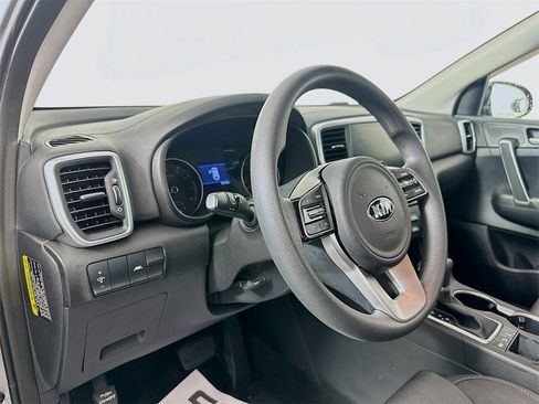 Used 2021 Kia Sportage LX image 9