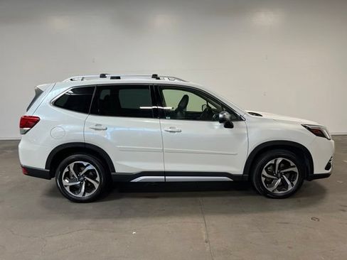 Used 2023 Subaru Forester Touring AWD/4WD image 2