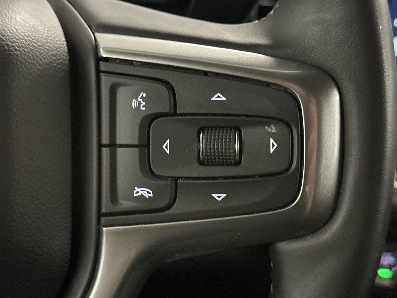 Used 2024 Chevrolet Silverado 1500 LT AWD/4WD image 49
