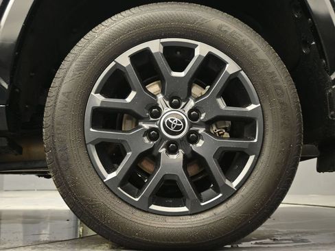 Used 2024 Toyota Sequoia Platinum AWD/4WD image 9