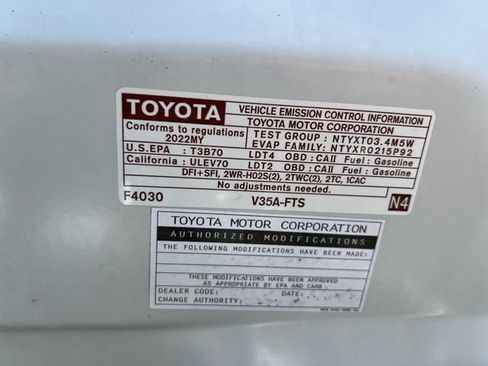 Used 2022 Toyota Tundra SR5 w/ SR5 Convenience Package AWD/4WD image 10